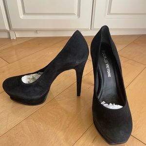 Pour La Victoire Black Heels, Size 7